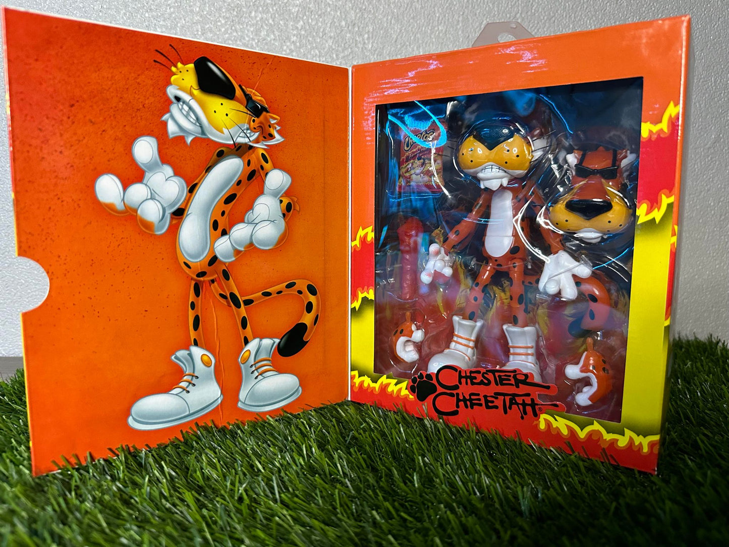 Chester Cheetah GITD Figure