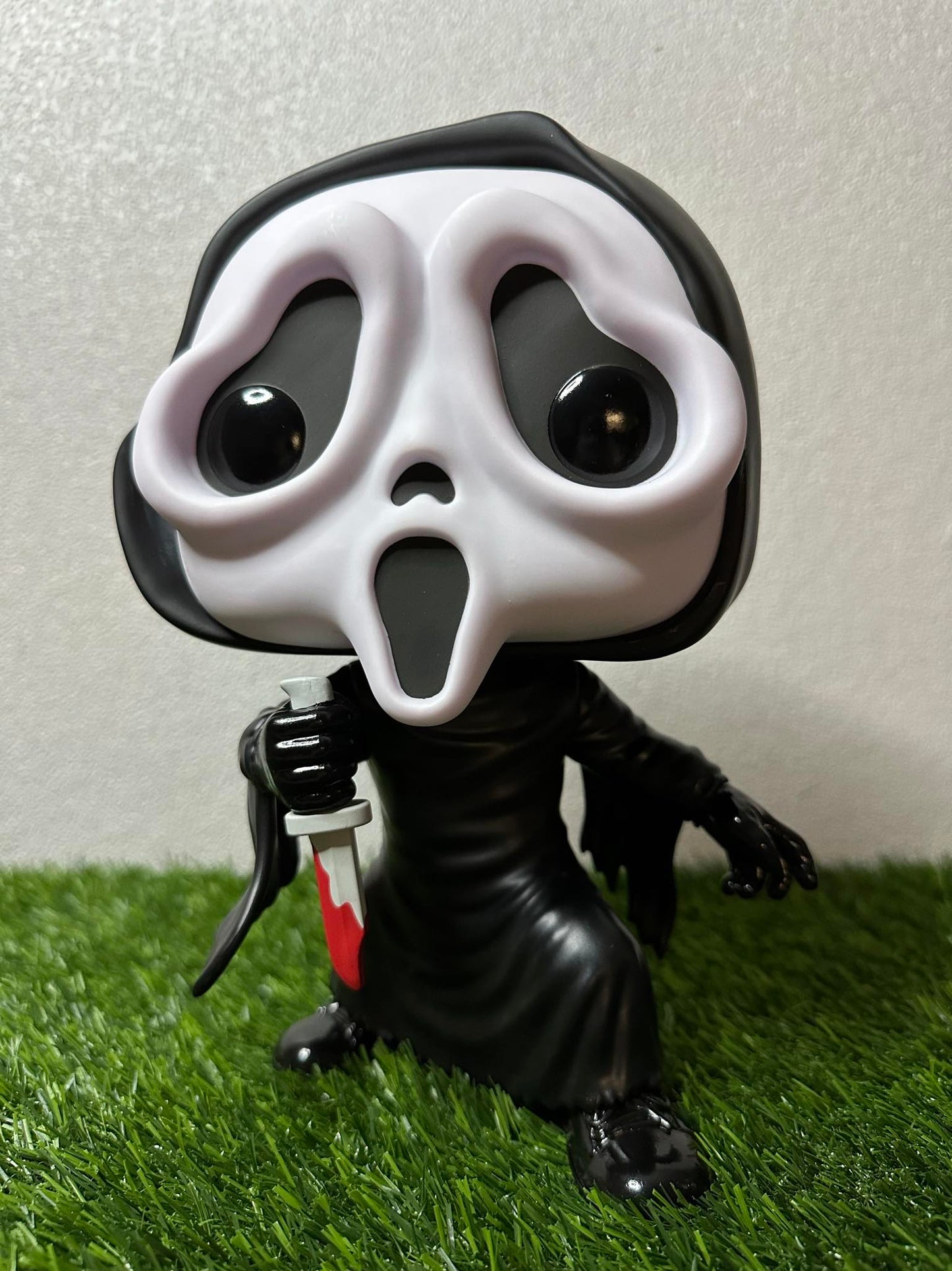 Ghost face with Knife Jumbo Funko Pop!