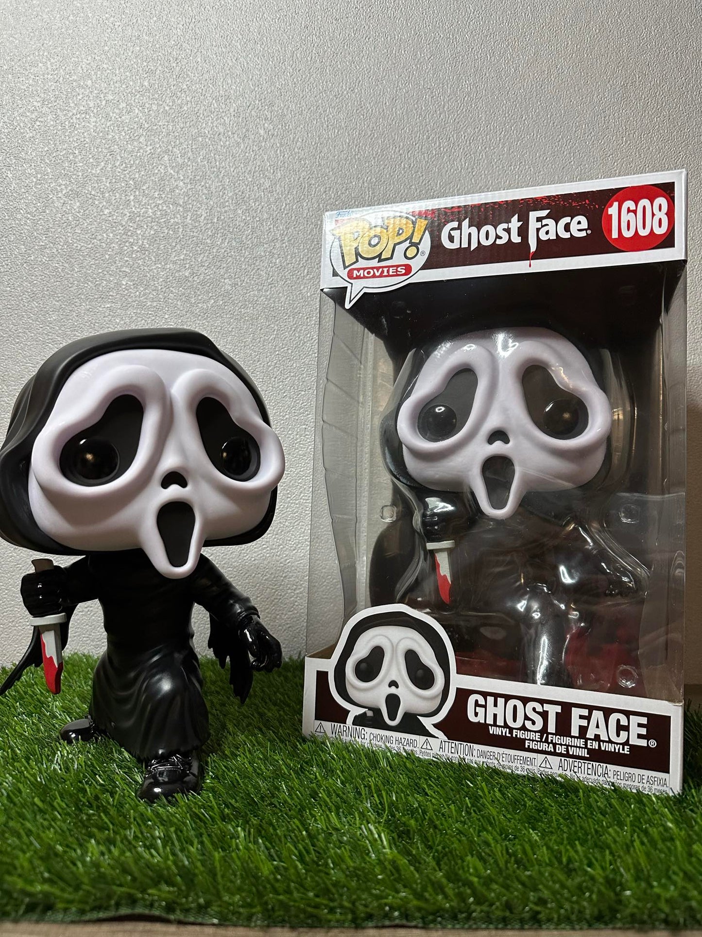 Ghost face with Knife Jumbo Funko Pop!