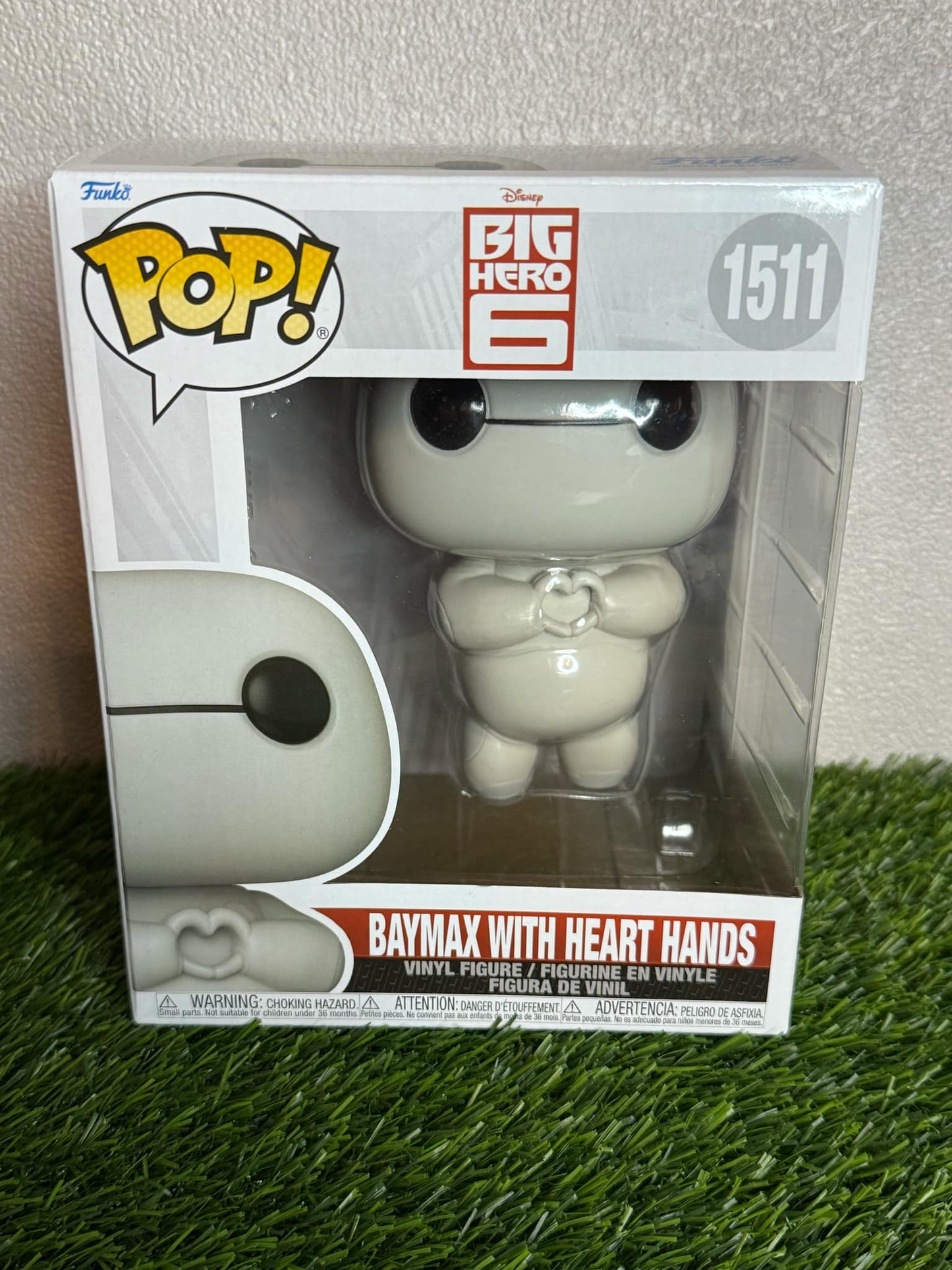 Baymax w/ heart hands Big hero 6 funko